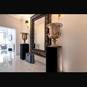 Daphne Trevi Bed & Breakfast Rome